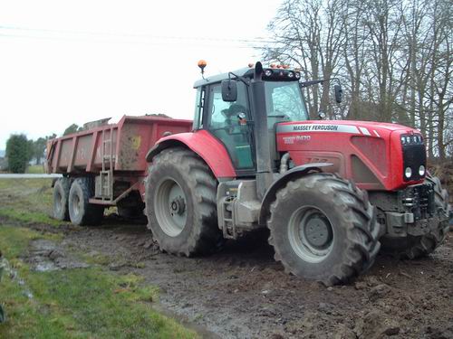 Redimensionnement de GROS TRACTEUR